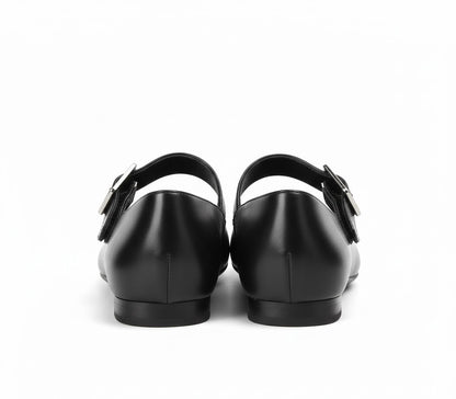 Women’s Shoes with Buckle Strap and Flat Sole